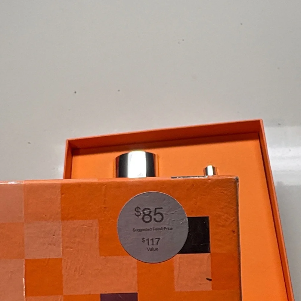 Clinique Happy Fragrance Duo - Silver and Orange - Picture 2 of 3